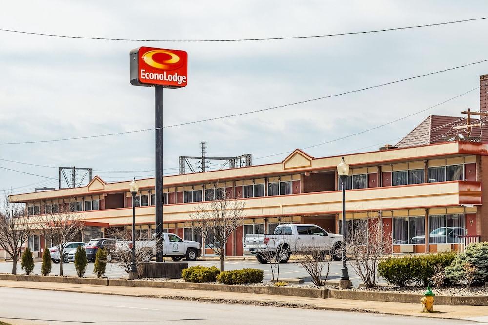 Econo Lodge Zanesville Exterior photo