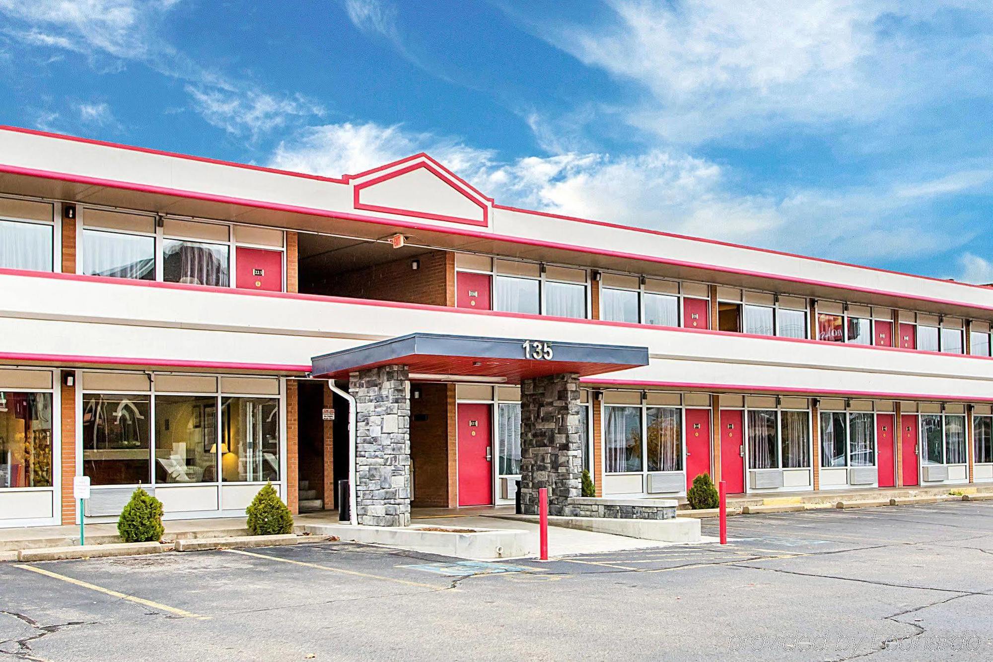 Econo Lodge Zanesville Exterior photo