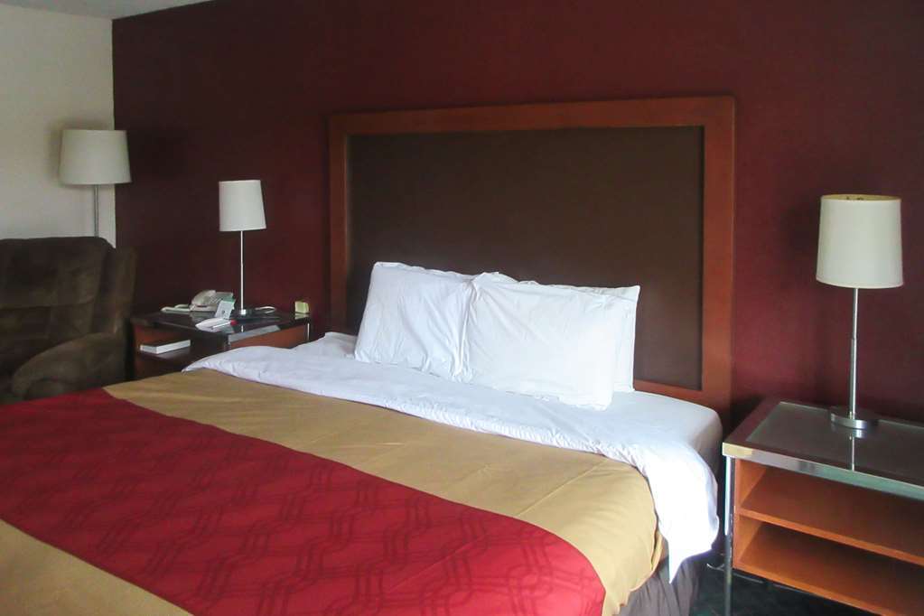 Econo Lodge Zanesville Room photo